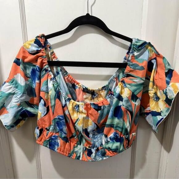 Plus Size Women’s Floral Crop Top - Picture 1 of 5